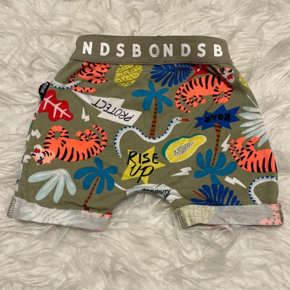 3-6 month Bonds Shorts - Picture 3 of 4